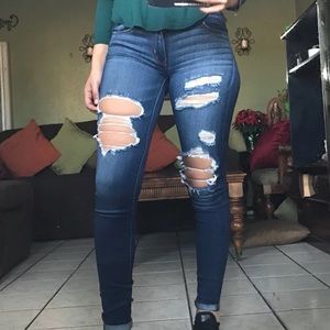 American Eagle Distress Jegging